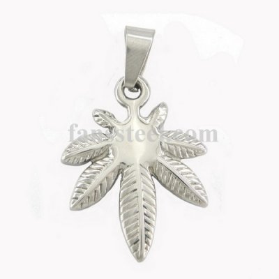 FSP00W53 Ganja Maple Leaf Pendant