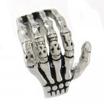 FSR09W31 skull hand claw ring