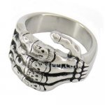 FSR09W31 skull hand claw ring