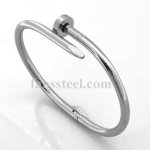 FSB00W72 nail bangle can be opened